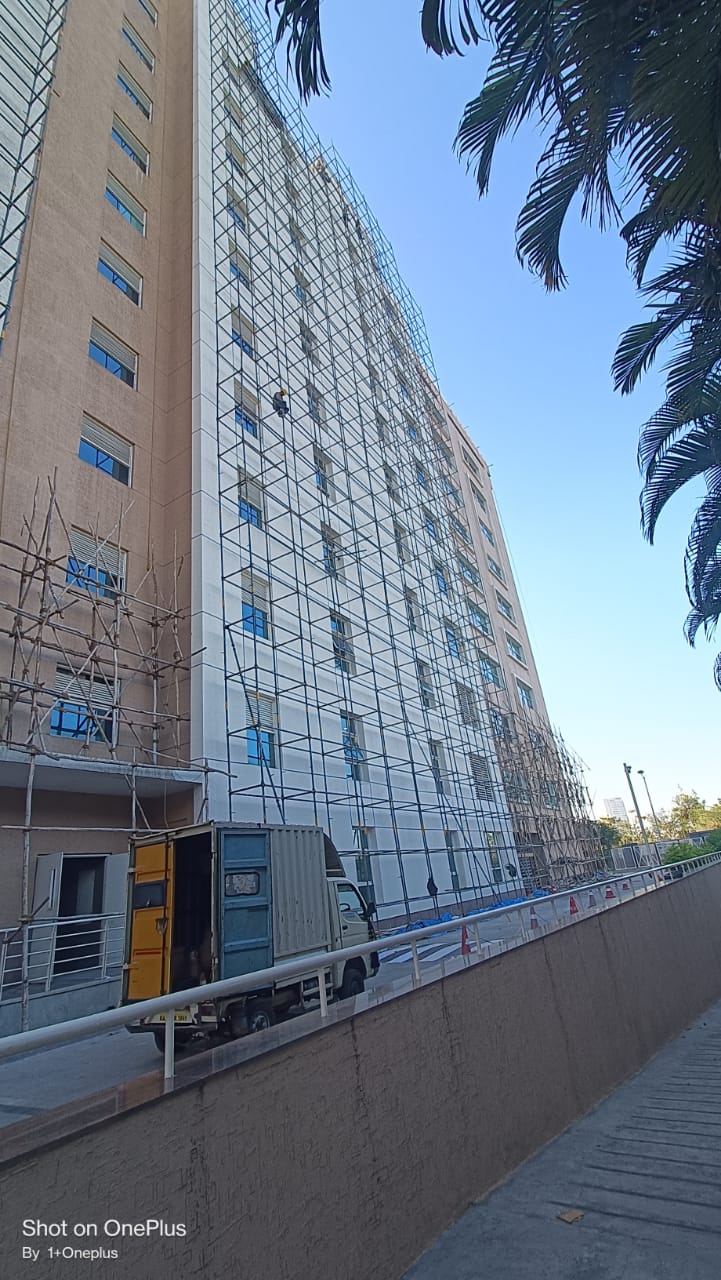 High-Rise Commercial Building Scaffolding